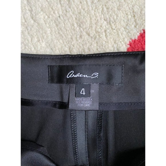 Arden B satinny black flat front flare bottom slacks that unzip halfway sz 4 - Picture 2 of 6